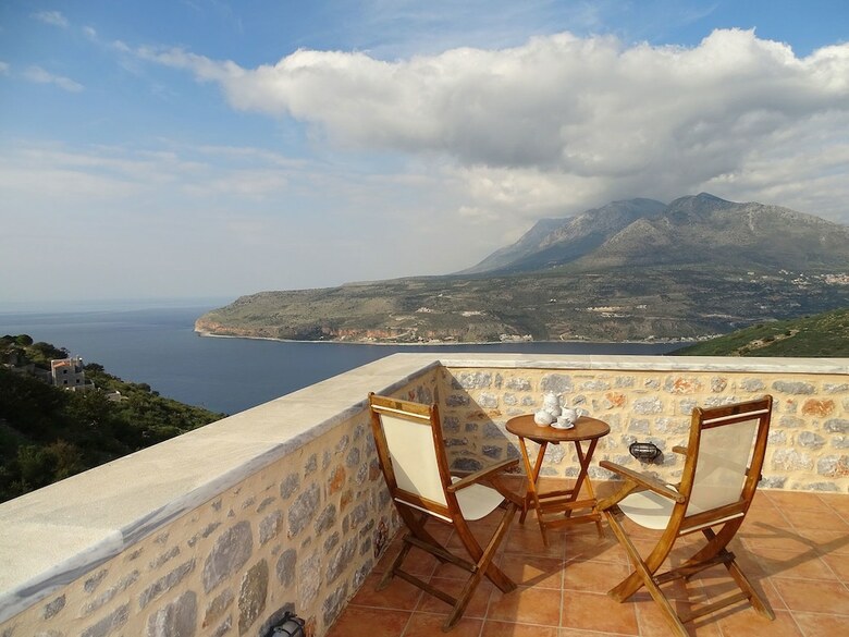Hostal Sofia Limeni View