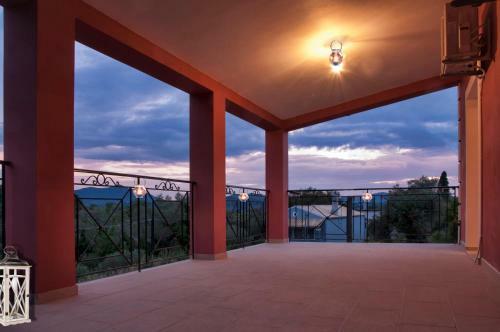 Evelina's Country House