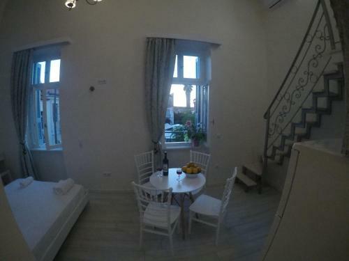 Xenias Rooms Apartments