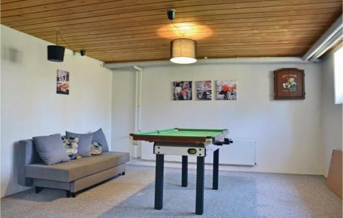 Five-bedroom Holiday Home In Gilleleje