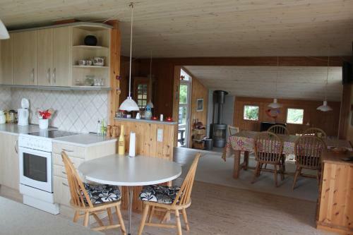 Holiday Home Kjul 064936