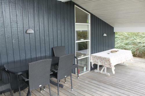 Holiday Home Kjul 064936
