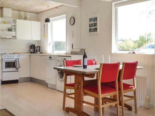 Two-bedroom Holiday Home In Melby