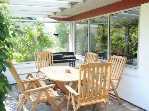 Three-bedroom Holiday Home In Harbo�re 15