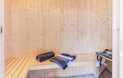 Nine-bedroom Holiday Home In Stege