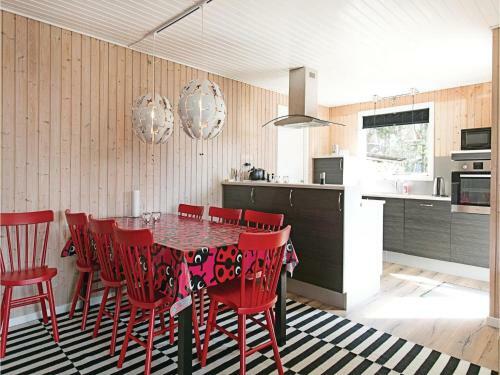 Three-bedroom Holiday Home In Aakirkeby