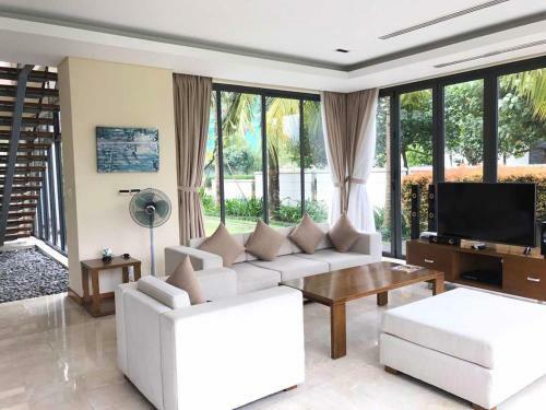 4 Bedroooms Villas
