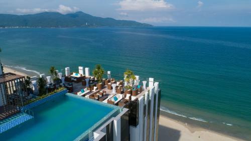 Haian Beach Hotel & Spa