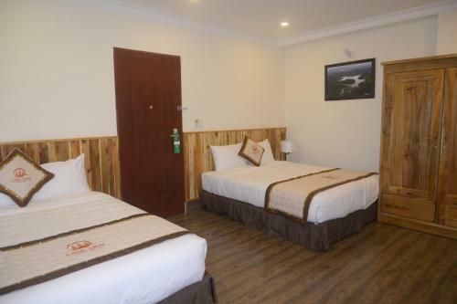 Lake View Hotel