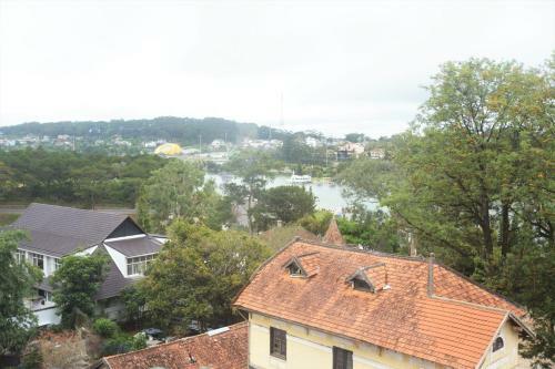 Lake View Hotel