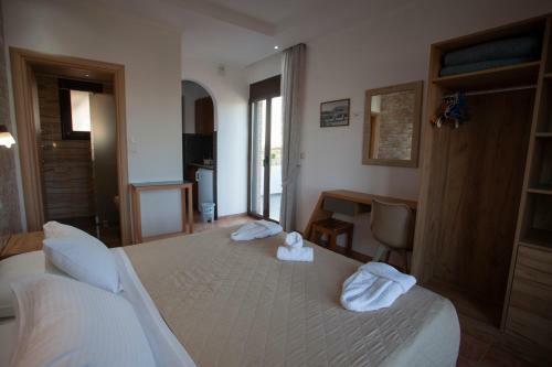 Hotel Manolis Studios