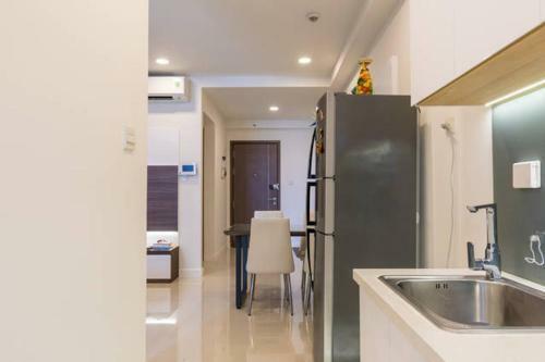 Awesome Cbd Luxury Apartment Icon56 Rooftop Pool