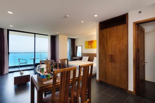 Holi Beach Hotel & Apartments