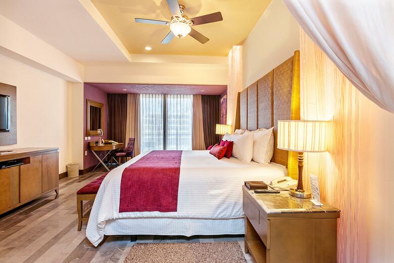 Hotel Secrets Vallarta Bay Resort & Spa