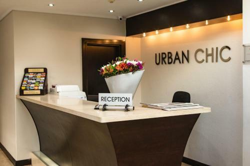 Urban Chic Boutique Hotel & Cafe