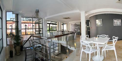Urban Chic Boutique Hotel & Cafe