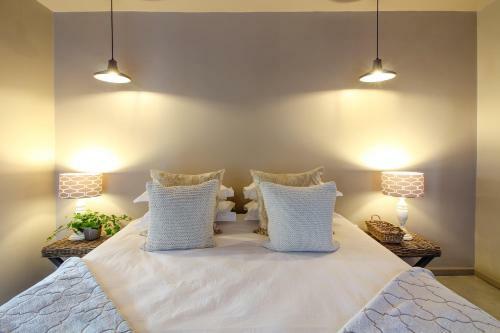 Hostal Nine Flowers Guest House