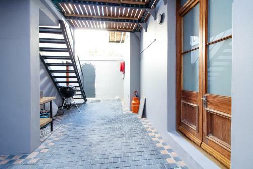 Hostal Nine Flowers Guest House