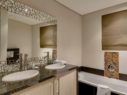 Rockwell Luxury Apartments
