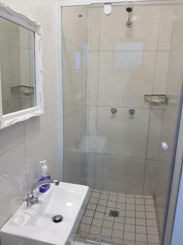 Hostal Valley Heights Guest House And B & B
