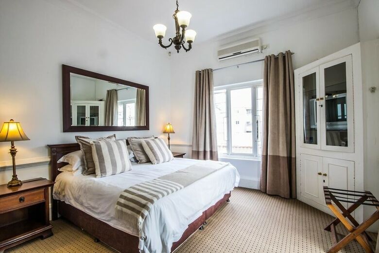 Hostal Bon Ami Guest House