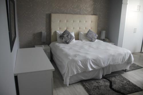 Parkview Hotel Room 711