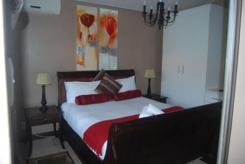 Hostal De Charmoy Riverside