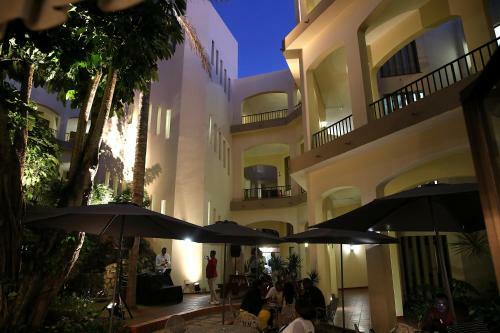 Hotel Windsor Cabanas & Courtyard