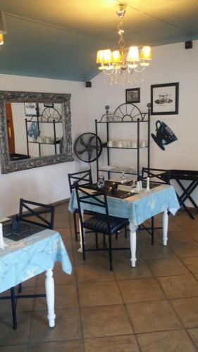 Hostal Edward Guesthouse