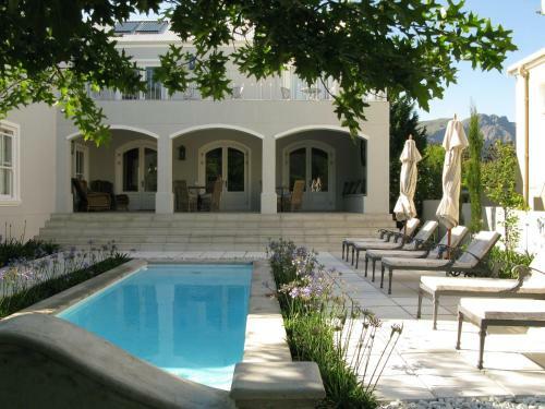 Hostal Maison D'ail Guest House