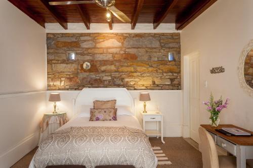 Hostal 11 Worcester-on-durban Guest House