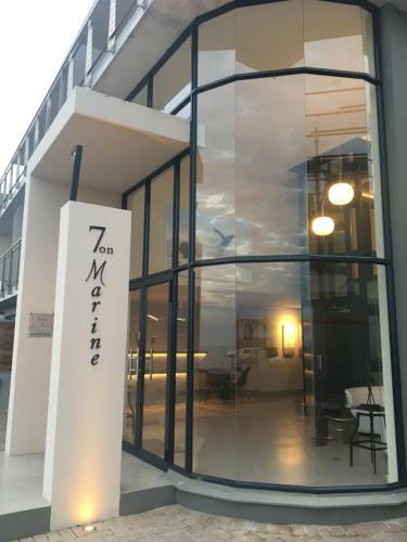Hostal 7 On Marine