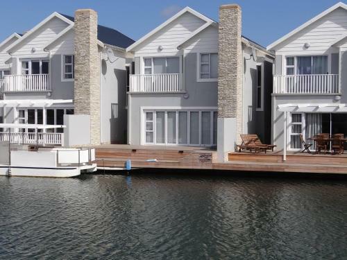 Apartamentos Waterside Living Can04