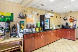 Hotel Quality Inn & Suites