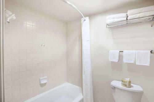 Hotel Ramada Limited Disneyland Area