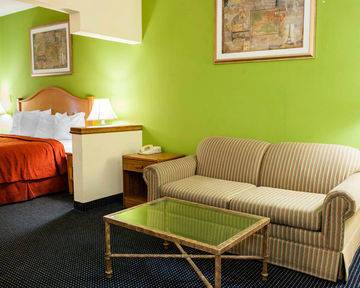 Hotel Quality Inn & Suites