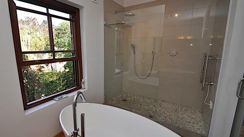 Rosheen Crescent 4