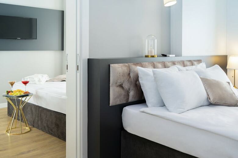 Seven Stars Exclusive Hotel