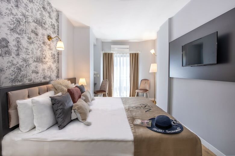 Seven Stars Exclusive Hotel