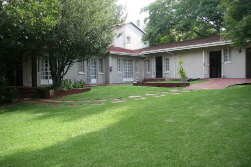 Hostal Four Seasons Lehae Guest House