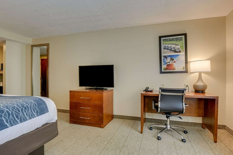 Hotel Comfort Inn & Suites