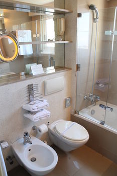 Hotel Al Bustan