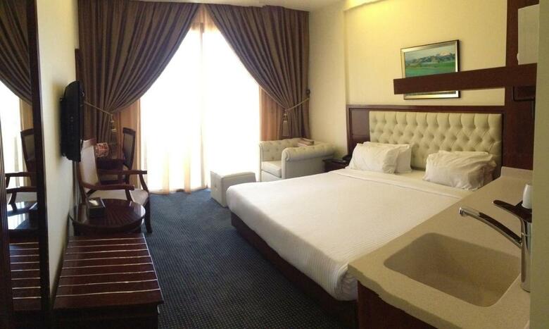 Hotel Midtown Y Suites