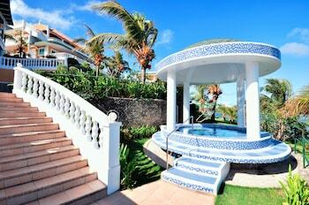 Hotel Monaco Suites De Boracay