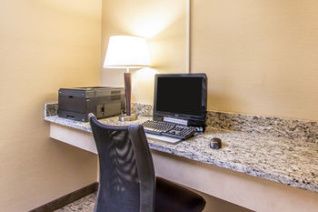 Hotel Mainstay Suites Brentwood