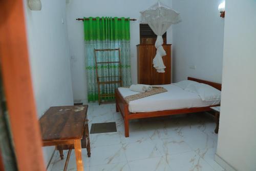 Hostal Rivelco Holiday Inn