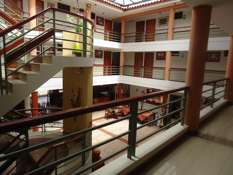 Hotel Tornado