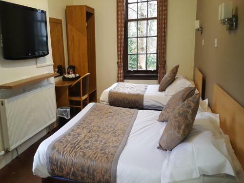 Pension Mclays Guest House