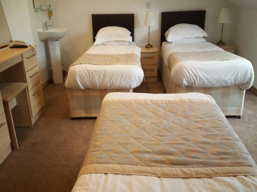 Pension Mclays Guest House