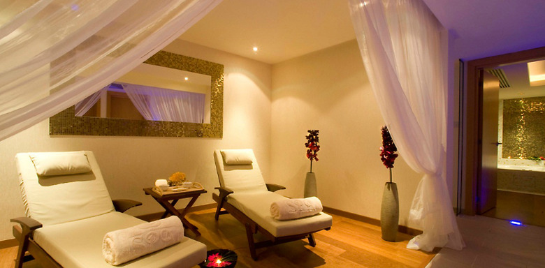 Constantinou Bros Asimina Suites Hotel